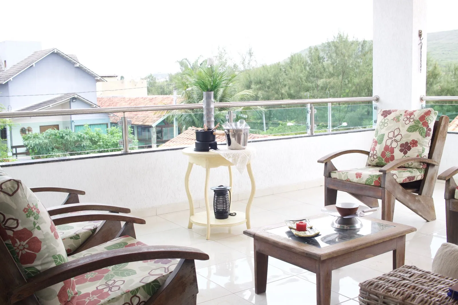 Casa em condom&iacute;nio &agrave; venda com 312 m&sup2; | 5 quartos, sendo 4 su&iacute;tes | Porteira fechada  Gravatá - 