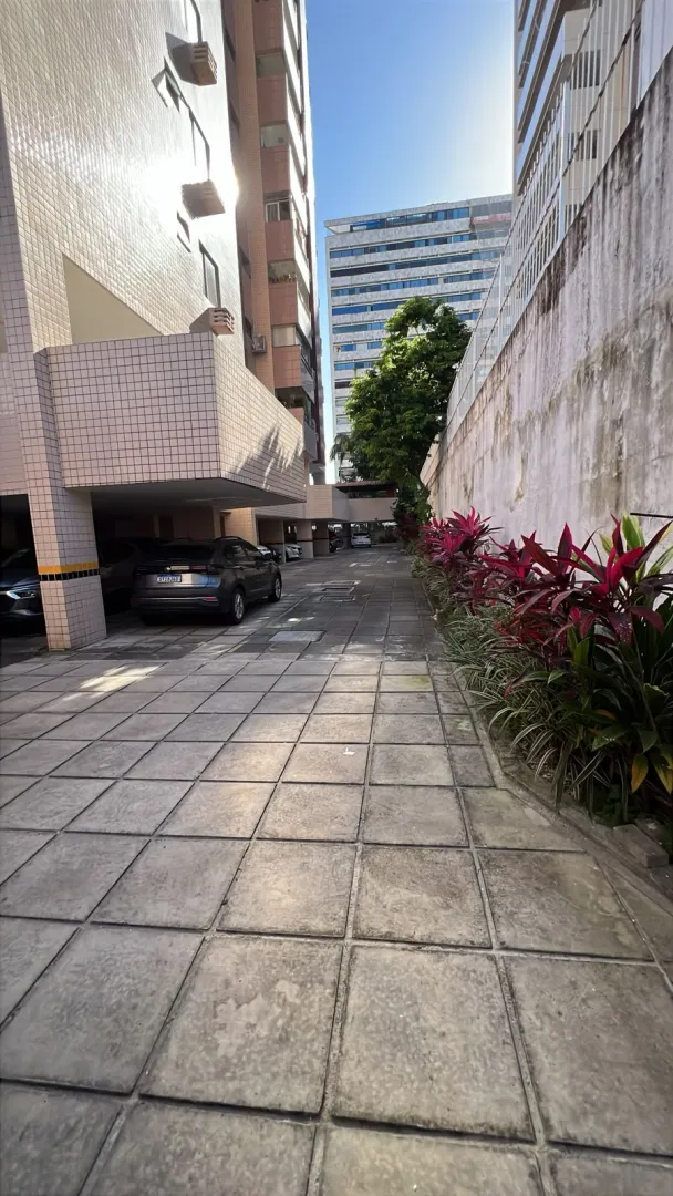 Apartamento &agrave; venda com 95 m&sup2; | 3 quartos sendo 1 su&iacute;te | 1 vaga | Bem localizado Avenida Fernando Simões Barbosa Recife - 
