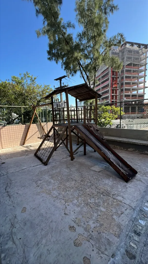 Apartamento &agrave; venda com 95 m&sup2; | 3 quartos sendo 1 su&iacute;te | 1 vaga | Bem localizado Avenida Fernando Simões Barbosa Recife - 