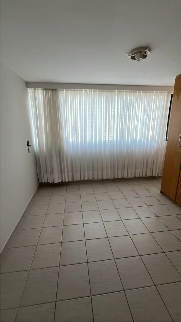 Apartamento &agrave; venda com 190 m&sup2; | 4 quartos sendo 2 su&iacute;tes | Varanda | 3 vagas Rua Luís de Farias Barbosa Recife - 