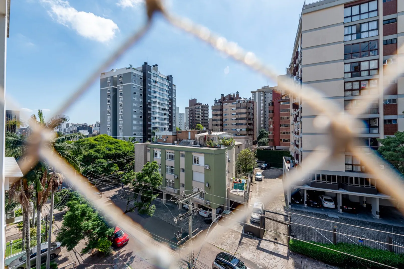 R$ 755.000 - MARAVILHOSO APARTAMENTO - 72M2 - 2 DORM - SU&Iacute;TE - 2 VAGAS Rua Castro Alves Porto Alegre - 