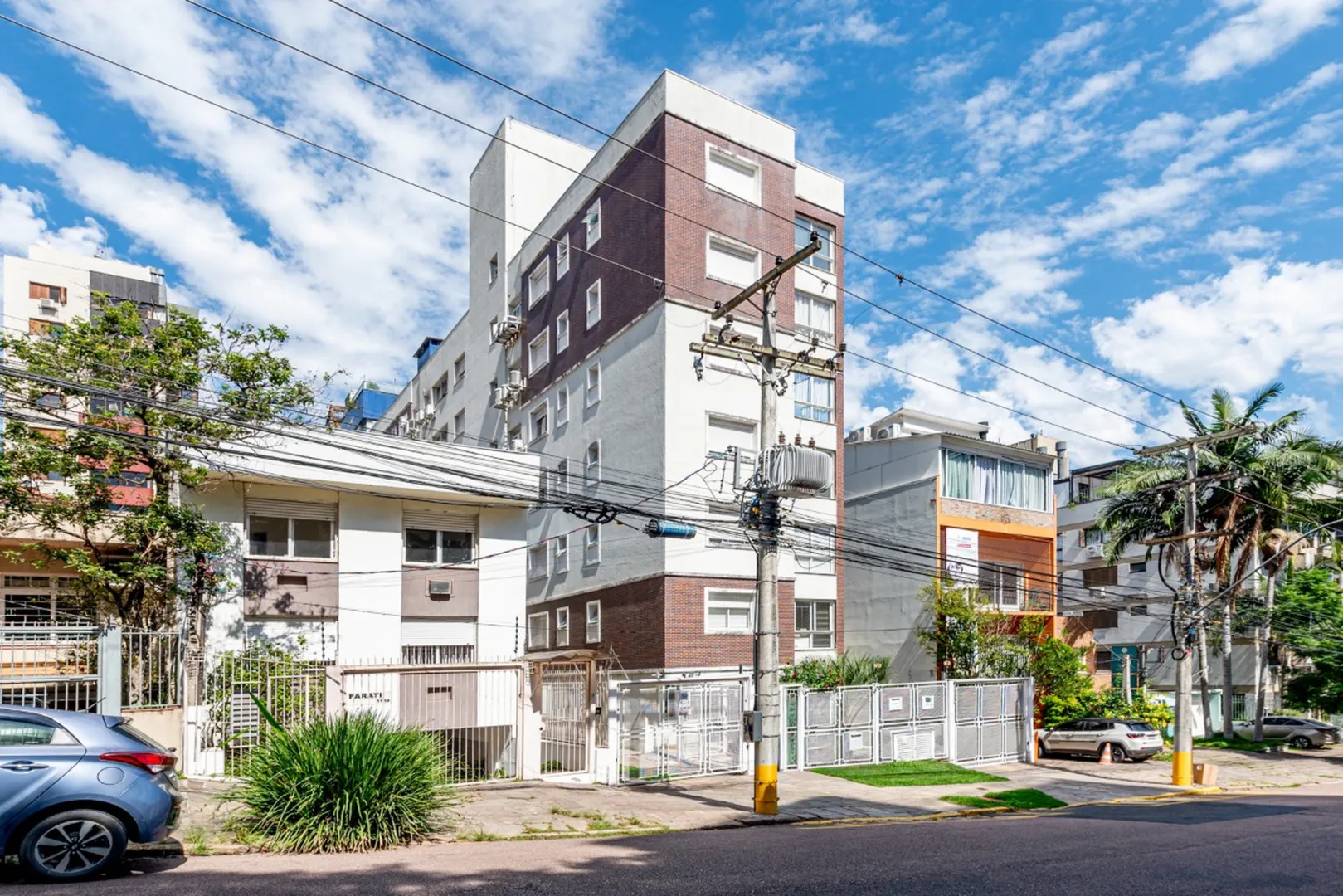 R$ 755.000 - MARAVILHOSO APARTAMENTO - 72M2 - 2 DORM - SU&Iacute;TE - 2 VAGAS Rua Castro Alves Porto Alegre - 