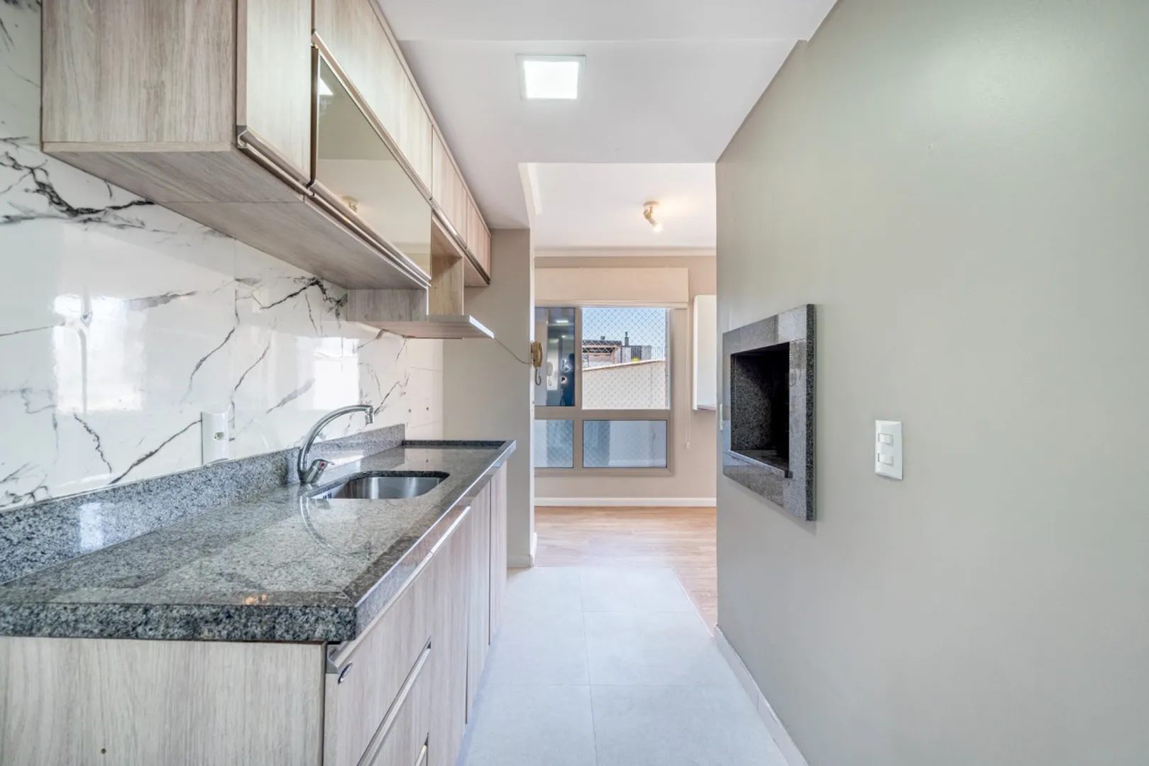 R$ 755.000 - MARAVILHOSO APARTAMENTO - 72M2 - 2 DORM - SU&Iacute;TE - 2 VAGAS Rua Castro Alves Porto Alegre - 