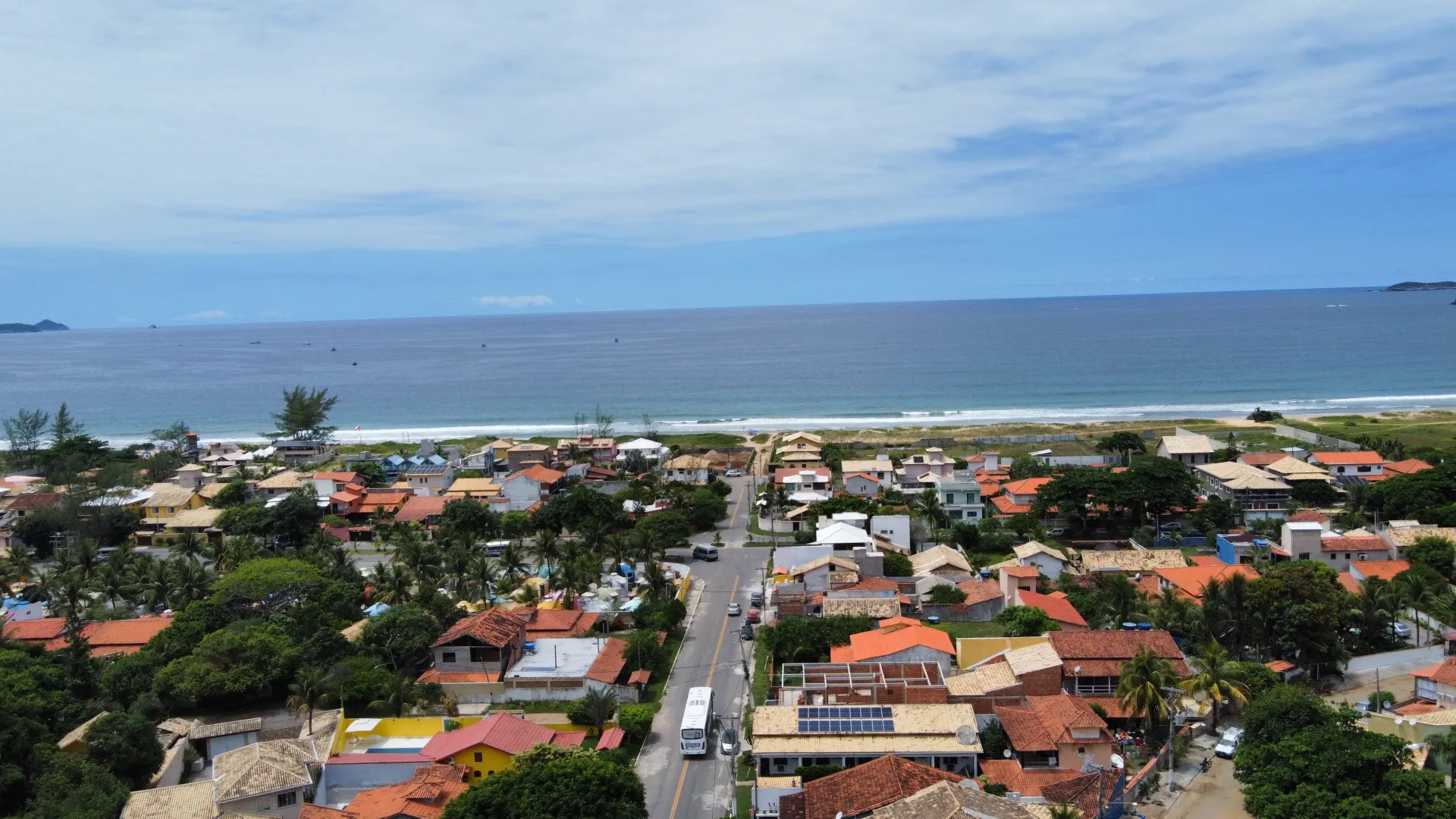 Casa rec&eacute;m-constru&iacute;da a 500 metros da Praia de Tucuns  Armação dos Búzios - 