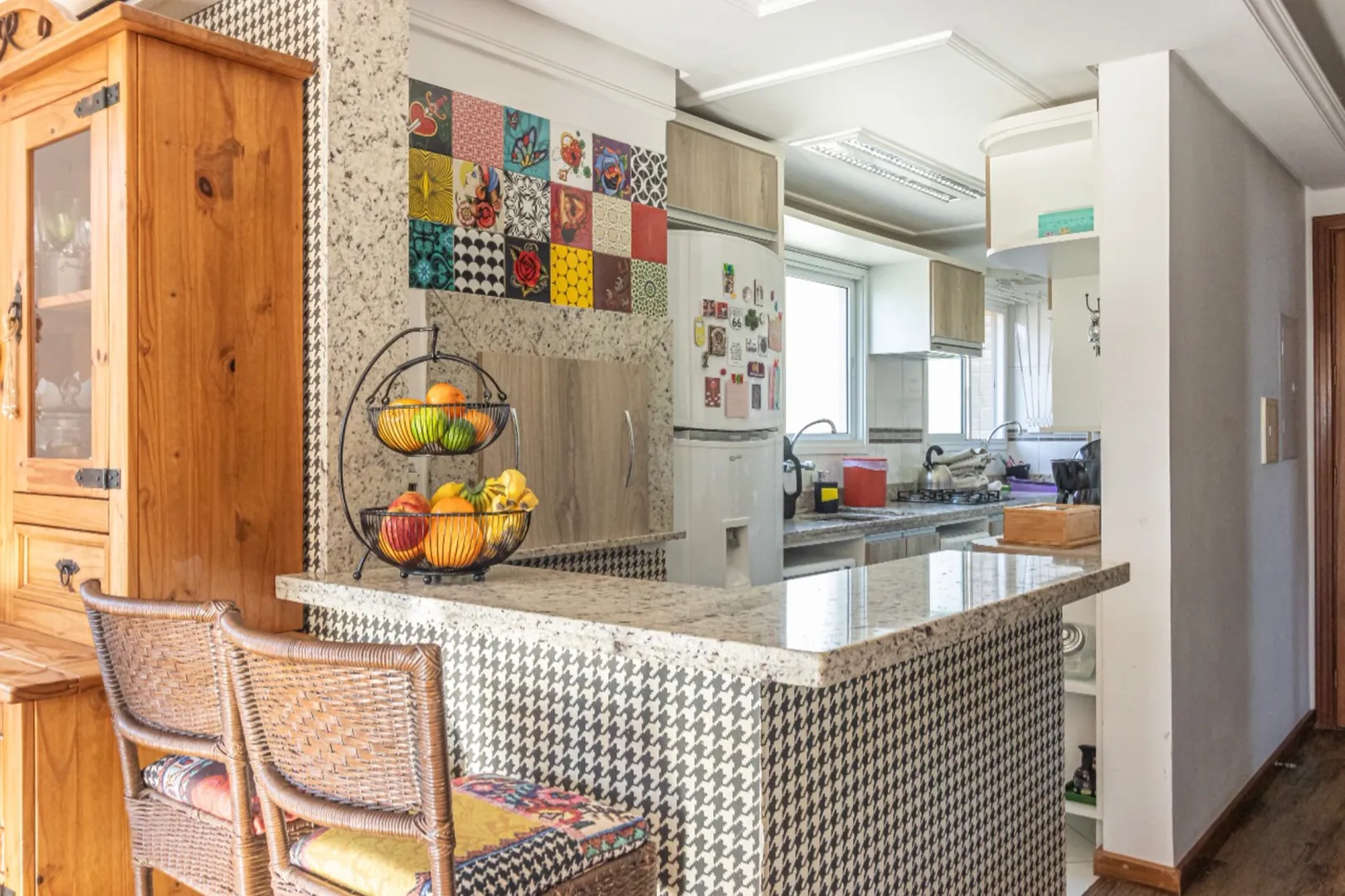 R$ 940.000 - &Oacute;TIMO APARTAMENTO - VISTA LIVRE - 91M2 - 3 DORM - SU&Iacute;TE - 2 VAGAS Rua Carazinho Porto Alegre - 