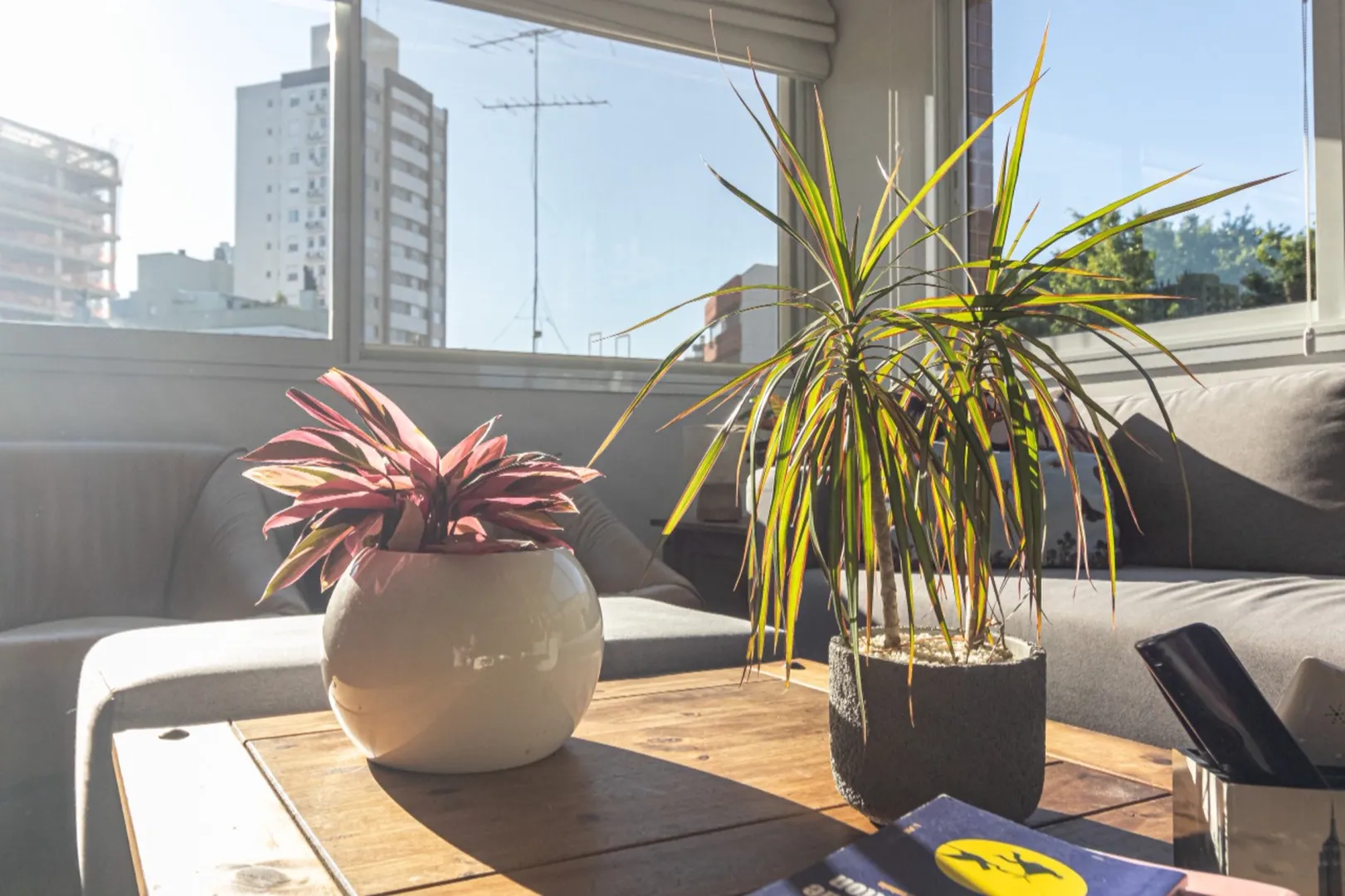 R$ 940.000 - &Oacute;TIMO APARTAMENTO - VISTA LIVRE - 91M2 - 3 DORM - SU&Iacute;TE - 2 VAGAS Rua Carazinho Porto Alegre - 