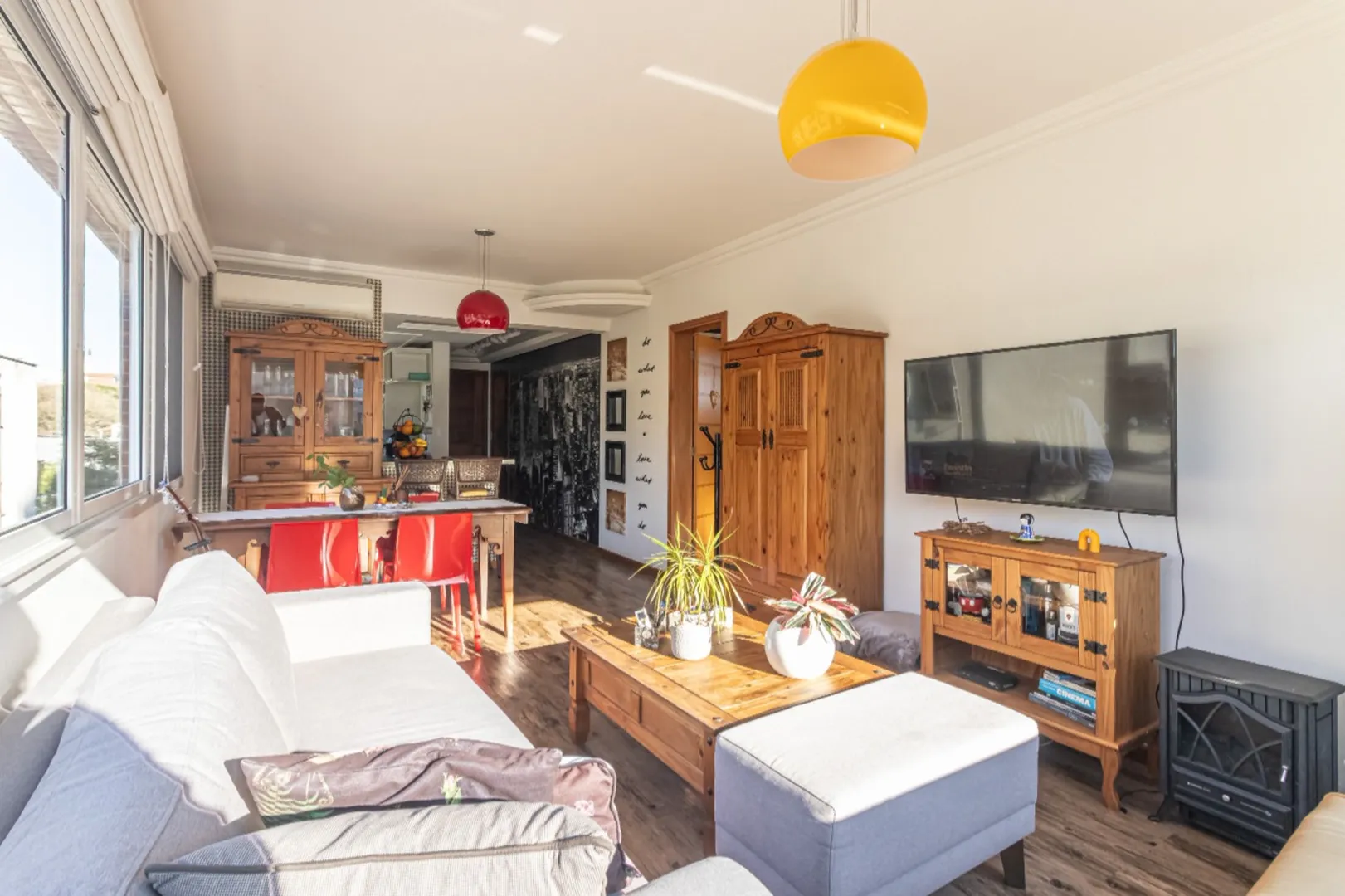 R$ 940.000 - &Oacute;TIMO APARTAMENTO - VISTA LIVRE - 91M2 - 3 DORM - SU&Iacute;TE - 2 VAGAS Rua Carazinho Porto Alegre - 