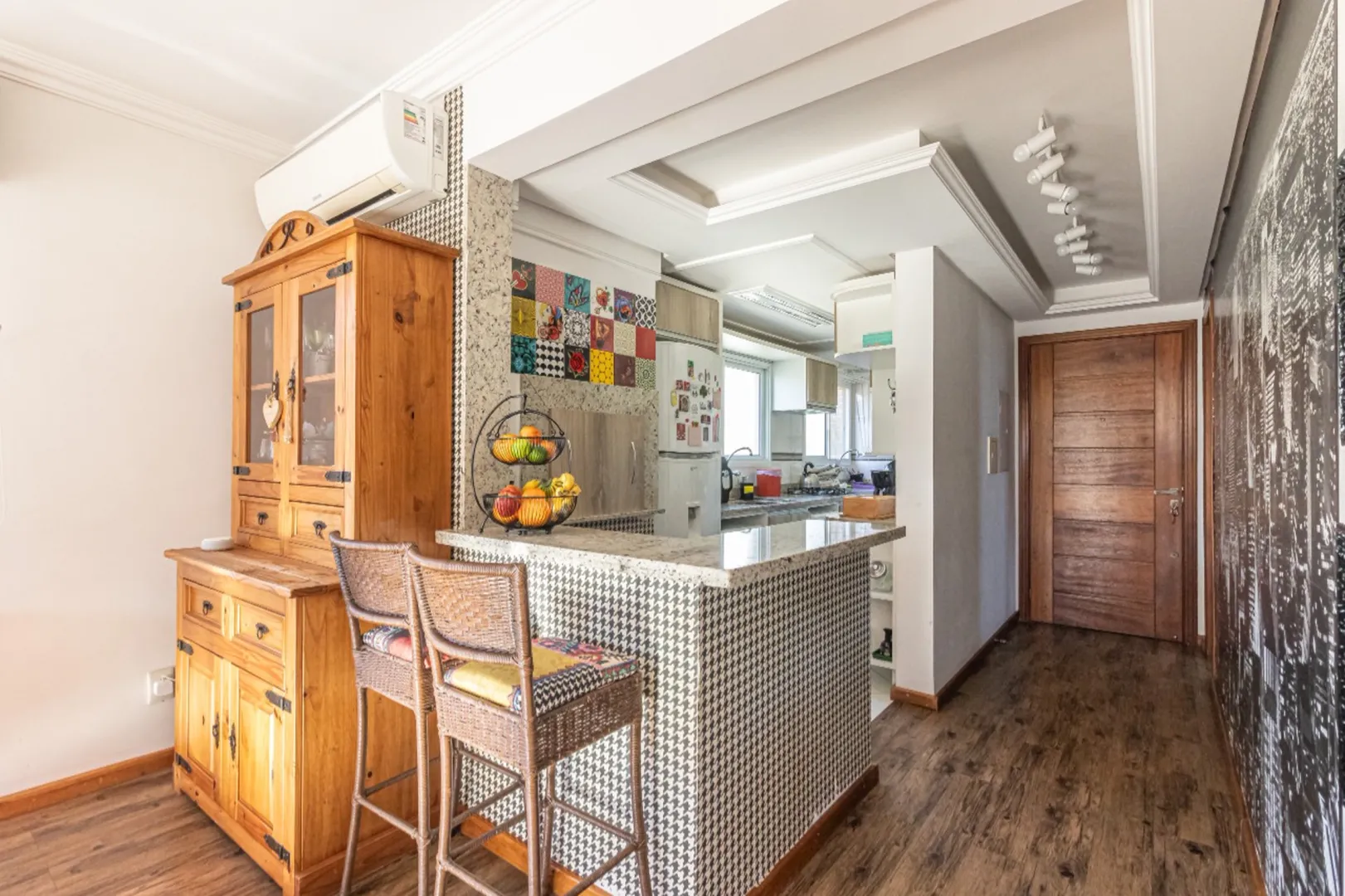 R$ 940.000 - &Oacute;TIMO APARTAMENTO - VISTA LIVRE - 91M2 - 3 DORM - SU&Iacute;TE - 2 VAGAS Rua Carazinho Porto Alegre - 