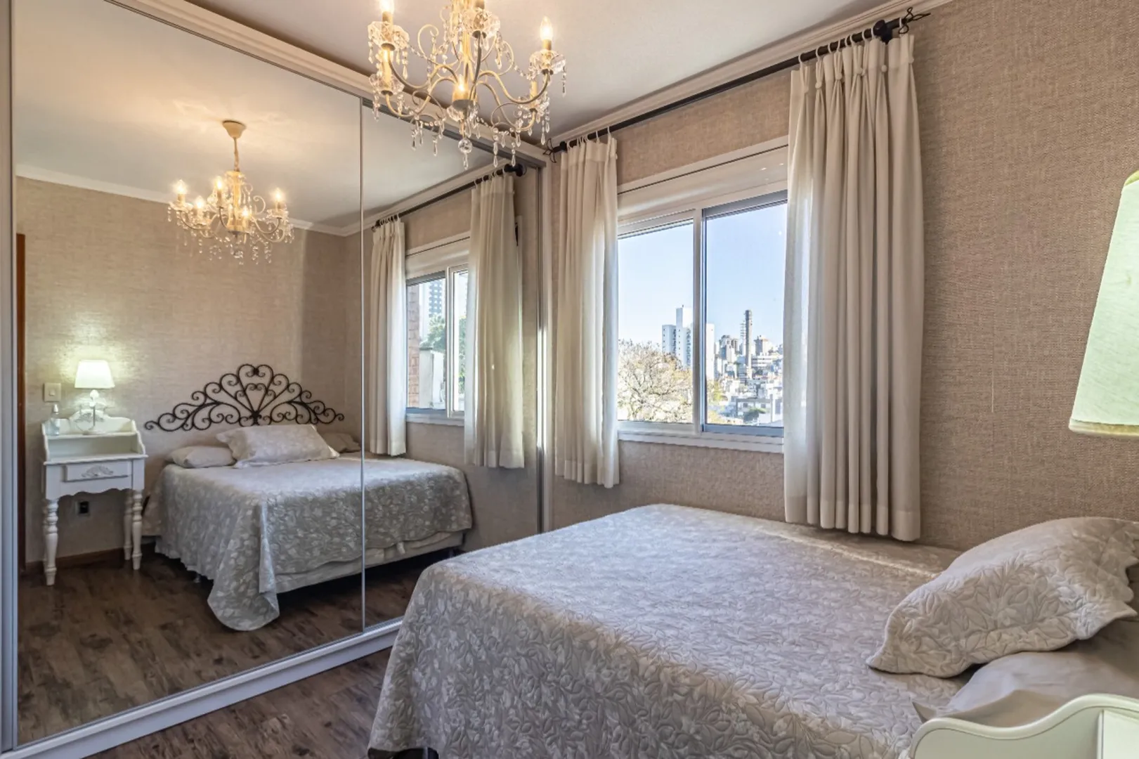 R$ 940.000 - &Oacute;TIMO APARTAMENTO - VISTA LIVRE - 91M2 - 3 DORM - SU&Iacute;TE - 2 VAGAS Rua Carazinho Porto Alegre - 