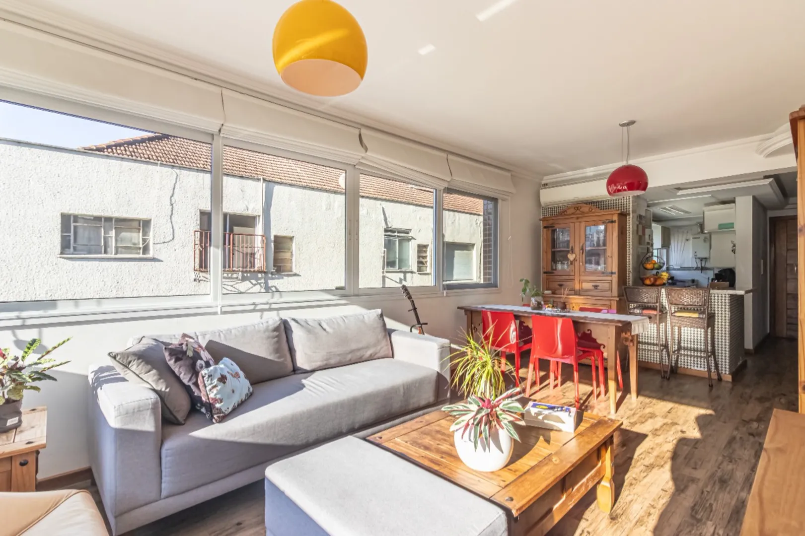 R$ 940.000 - &Oacute;TIMO APARTAMENTO - VISTA LIVRE - 91M2 - 3 DORM - SU&Iacute;TE - 2 VAGAS Rua Carazinho Porto Alegre - 