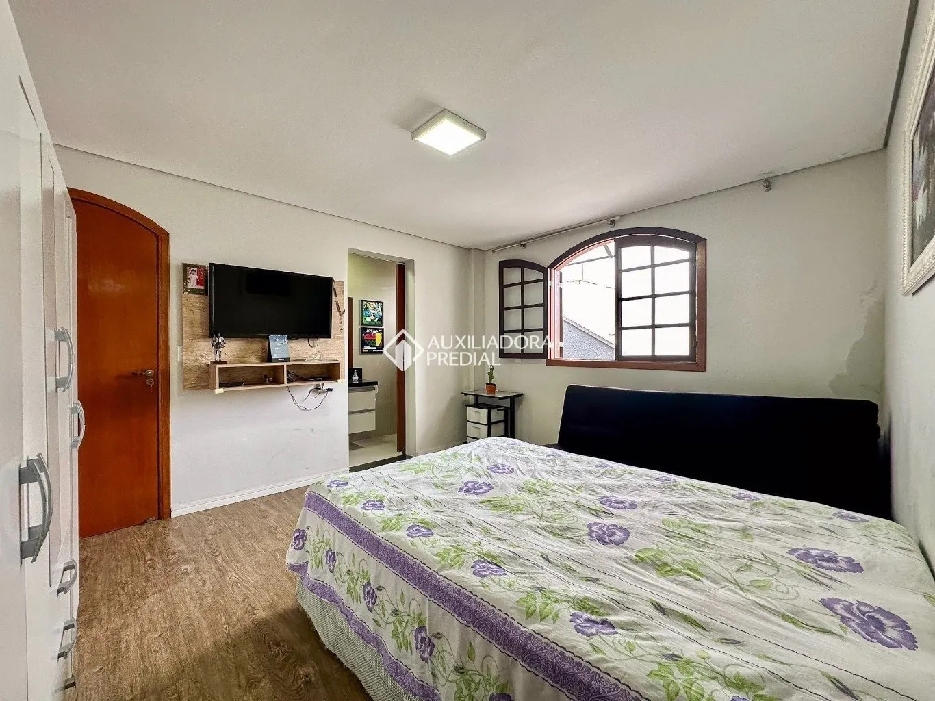 SOBRADO 4 DORMIT&Oacute;RIOS (3 SU&Iacute;TES) - SANTO ANDR&Eacute; - VILA TIBIRI&Ccedil;A (834526)  Santo André - 
