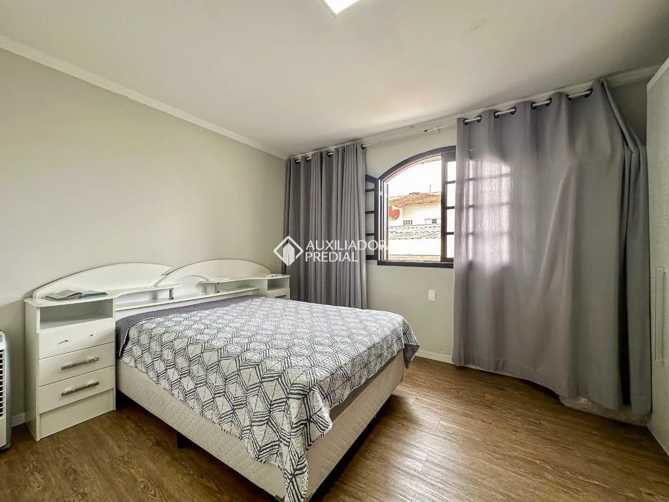 SOBRADO 4 DORMIT&Oacute;RIOS (3 SU&Iacute;TES) - SANTO ANDR&Eacute; - VILA TIBIRI&Ccedil;A (834526)  Santo André - 