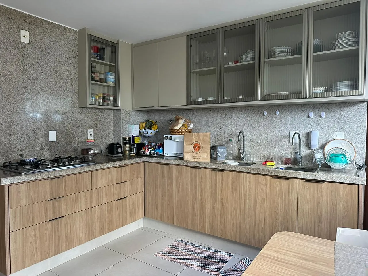 APARTAMENTO 4 SU&Iacute;TES VARANDA PISCINA ACADEMIA GARAGENS &Agrave; VENDA CAM &Aacute;RVORES PITUBA! Rua do Ébano Salvador - 