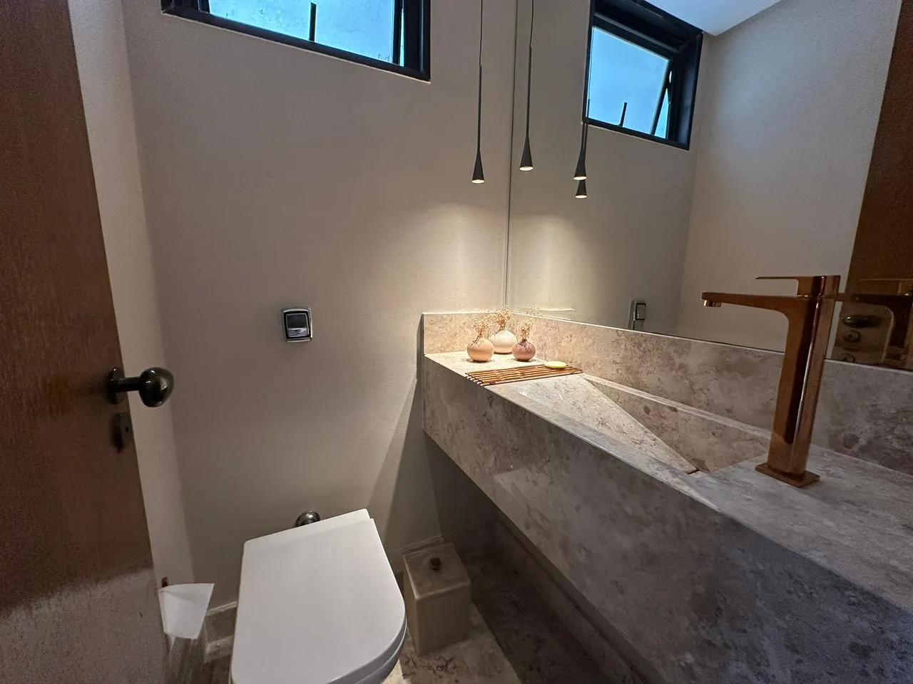 APARTAMENTO 4 SU&Iacute;TES VARANDA PISCINA ACADEMIA GARAGENS &Agrave; VENDA CAM &Aacute;RVORES PITUBA! Rua do Ébano Salvador - 