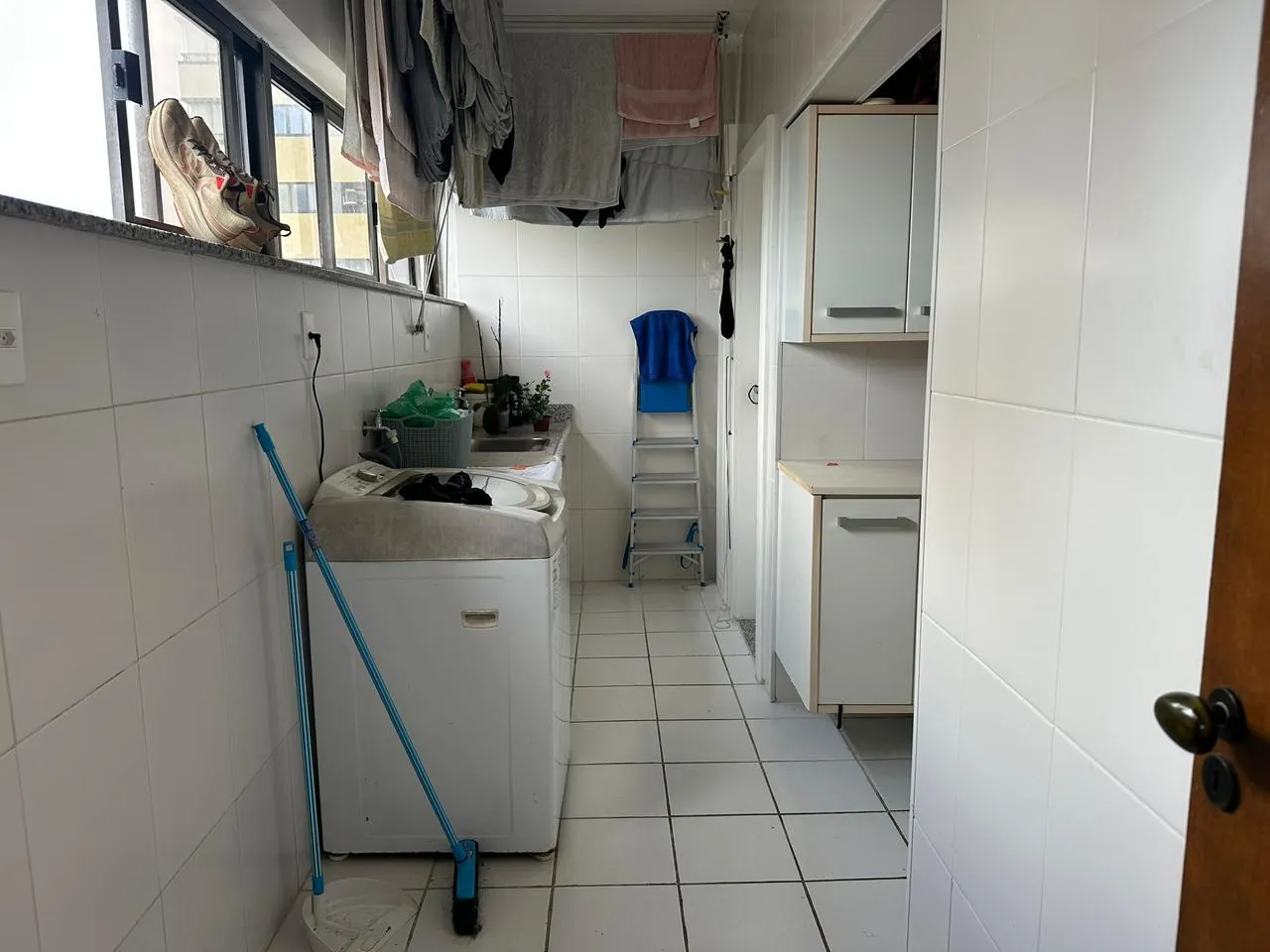 APARTAMENTO 4 SU&Iacute;TES VARANDA PISCINA ACADEMIA GARAGENS &Agrave; VENDA CAM &Aacute;RVORES PITUBA! Rua do Ébano Salvador - 