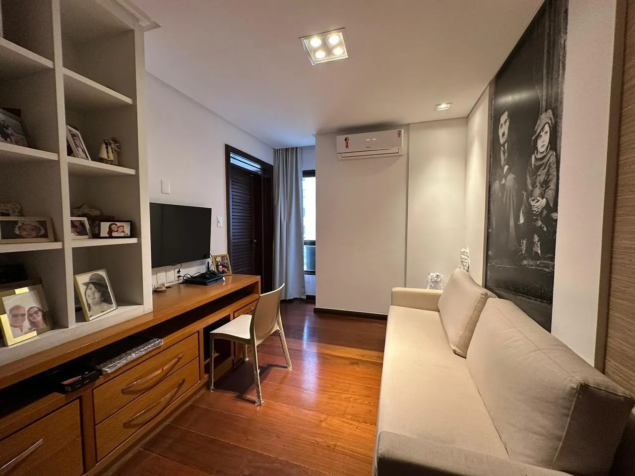 APARTAMENTO 4 SU&Iacute;TES VARANDA PISCINA ACADEMIA GARAGENS &Agrave; VENDA CAM &Aacute;RVORES PITUBA! Rua do Ébano Salvador - 