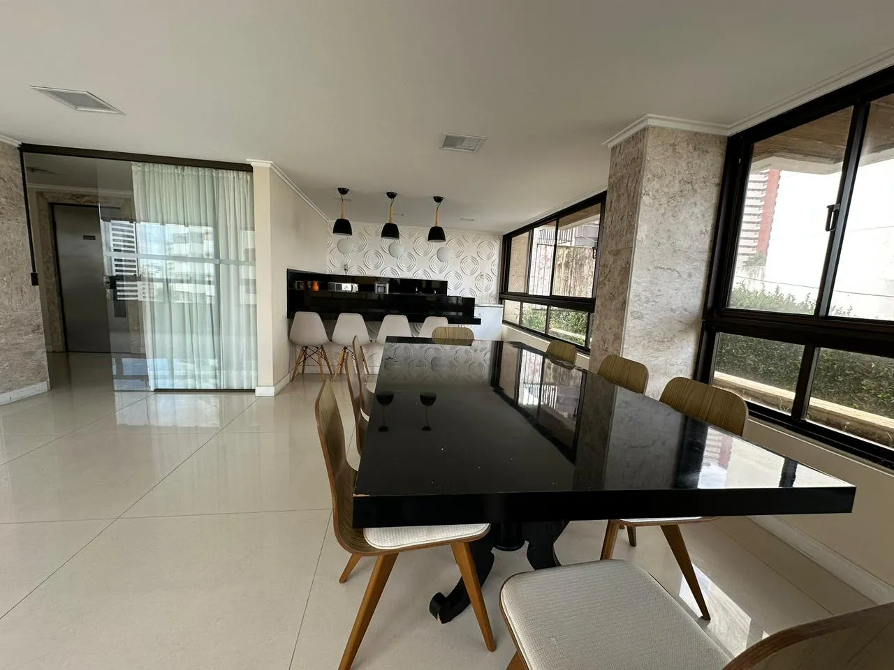 APARTAMENTO 4 SU&Iacute;TES VARANDA PISCINA ACADEMIA GARAGENS &Agrave; VENDA CAM &Aacute;RVORES PITUBA! Rua do Ébano Salvador - 