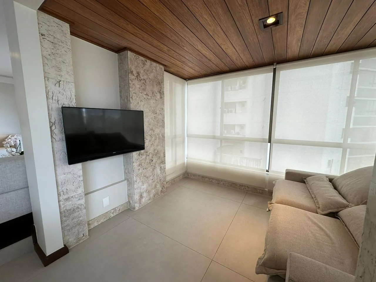 APARTAMENTO 4 SU&Iacute;TES VARANDA PISCINA ACADEMIA GARAGENS &Agrave; VENDA CAM &Aacute;RVORES PITUBA! Rua do Ébano Salvador - 