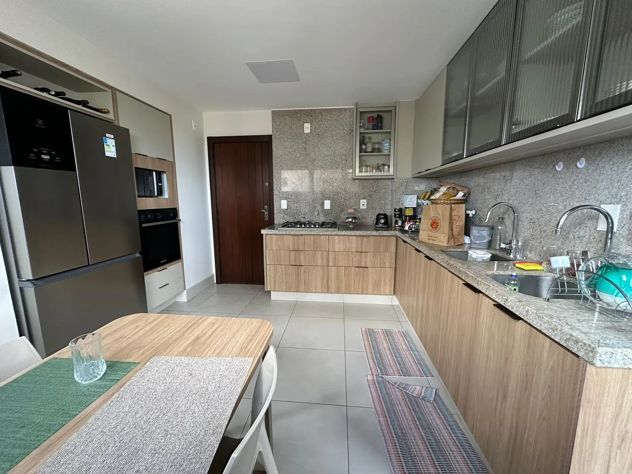 APARTAMENTO 4 SU&Iacute;TES VARANDA PISCINA ACADEMIA GARAGENS &Agrave; VENDA CAM &Aacute;RVORES PITUBA! Rua do Ébano Salvador - 