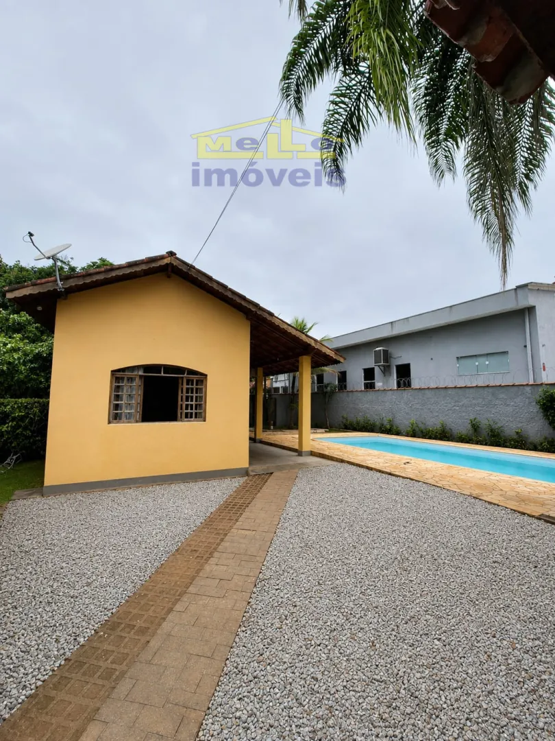 CASA &Agrave; VENDA &mdash; EXCELENTE LOCALIZA&Ccedil;&Atilde;O CASA CENTRAL 150 METROS DA PRAIA  São Sebastião - 