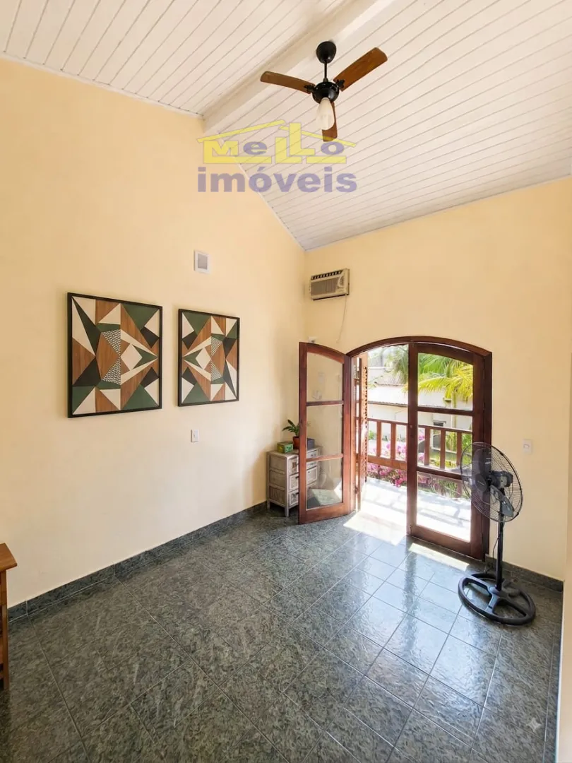 CASA &Agrave; VENDA &mdash; EXCELENTE LOCALIZA&Ccedil;&Atilde;O CASA CENTRAL 150 METROS DA PRAIA  São Sebastião - 