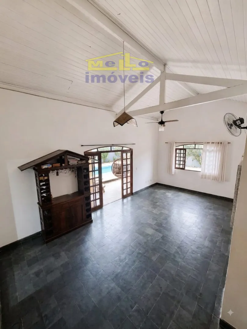 CASA &Agrave; VENDA &mdash; EXCELENTE LOCALIZA&Ccedil;&Atilde;O CASA CENTRAL 150 METROS DA PRAIA  São Sebastião - 