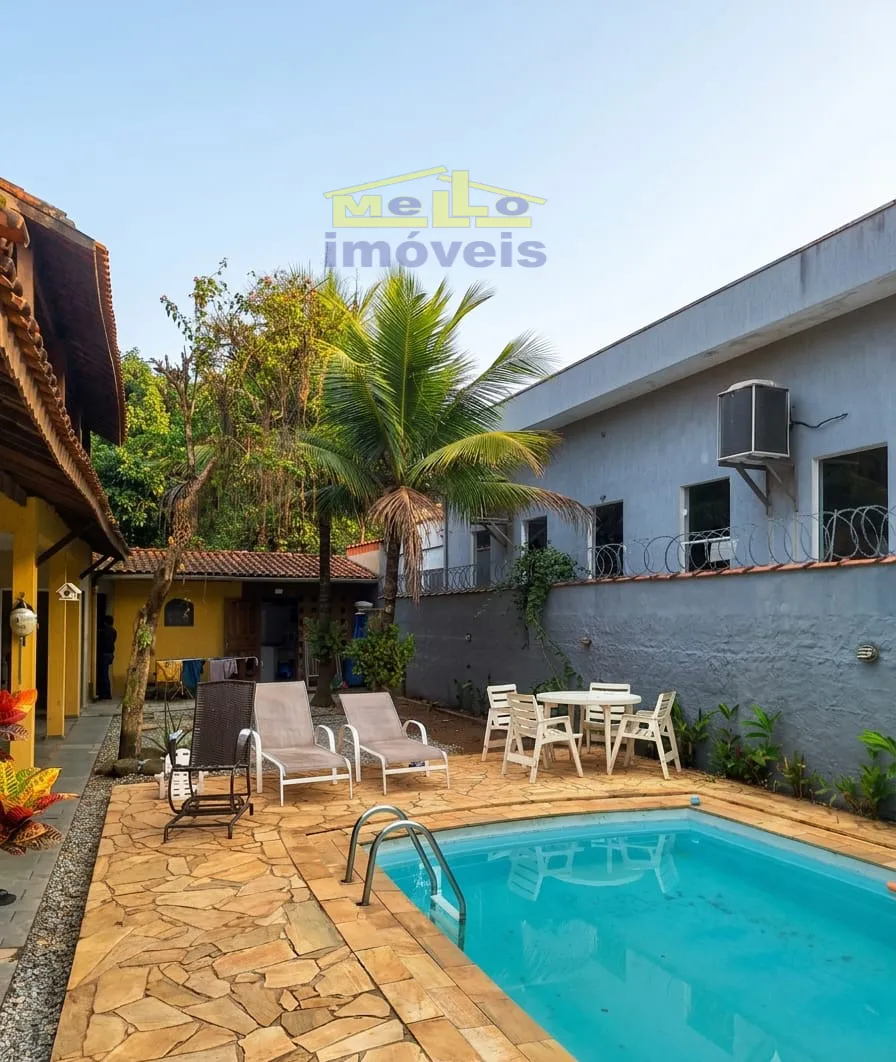 CASA &Agrave; VENDA &mdash; EXCELENTE LOCALIZA&Ccedil;&Atilde;O CASA CENTRAL 150 METROS DA PRAIA  São Sebastião - 
