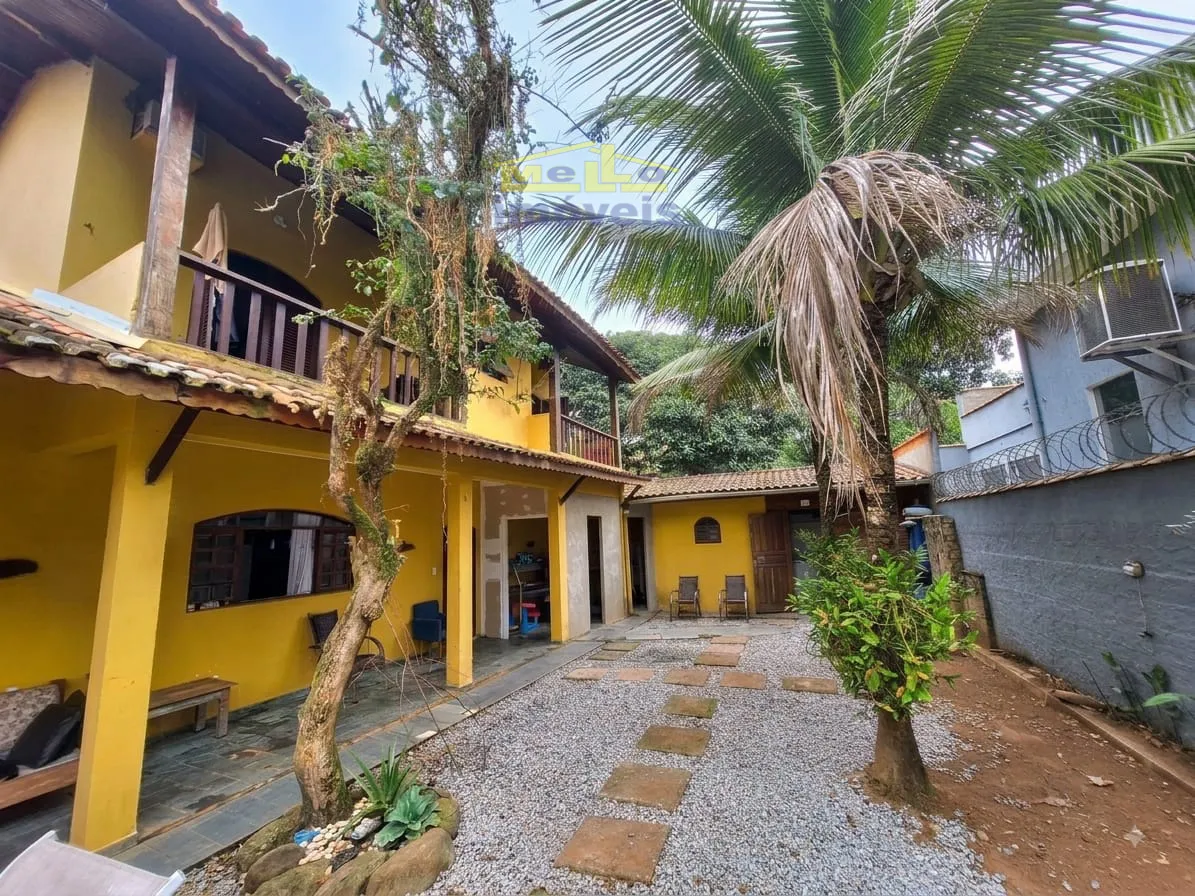 CASA &Agrave; VENDA &mdash; EXCELENTE LOCALIZA&Ccedil;&Atilde;O CASA CENTRAL 150 METROS DA PRAIA  São Sebastião - 