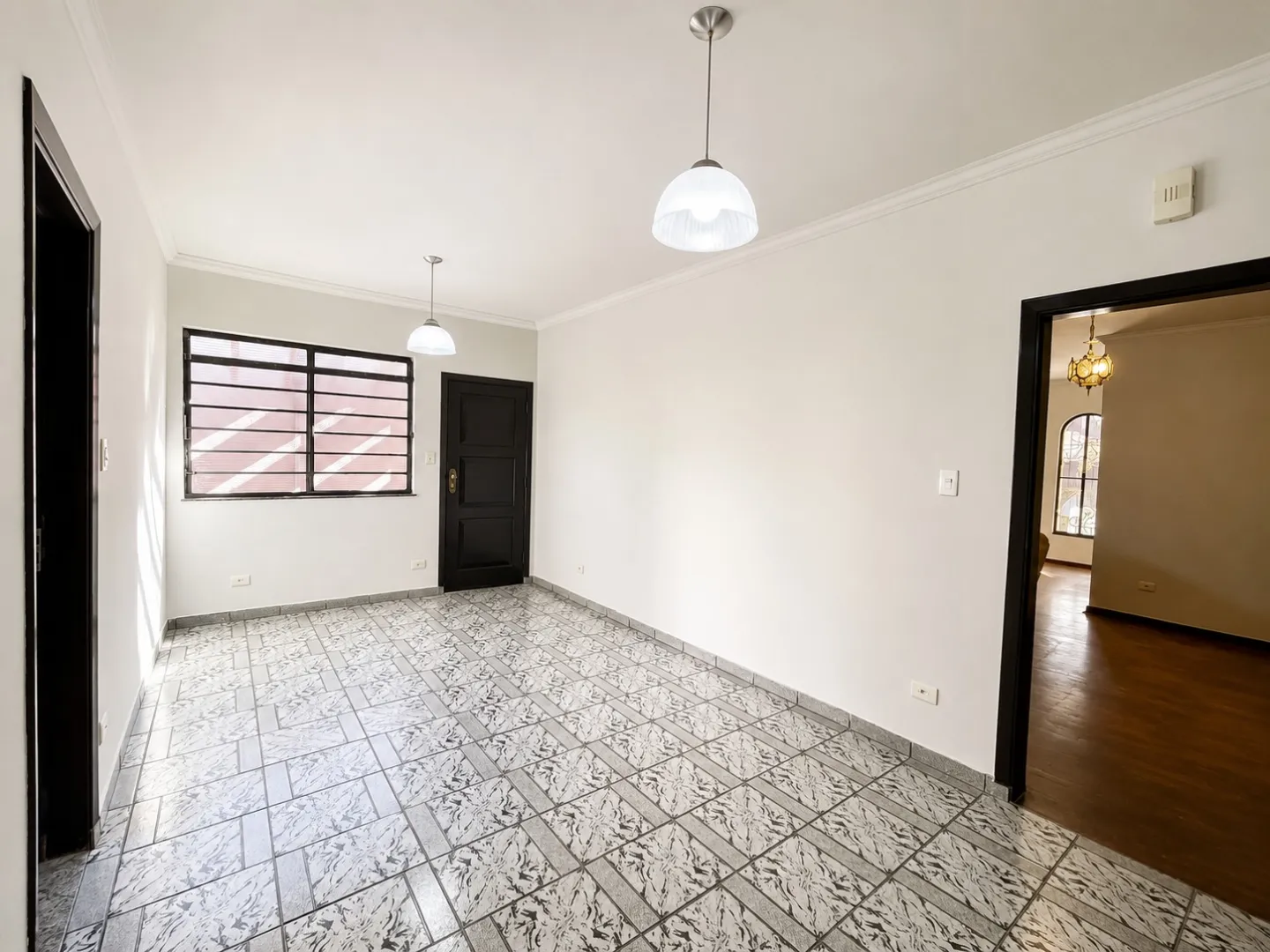 Casa t&eacute;rrea &agrave; venda| Maring&aacute; &ndash; 249 m2| 4 quartos (1 su&iacute;te)| R$1.200.000,00 Rua Fernandes Vieira Maringá - 