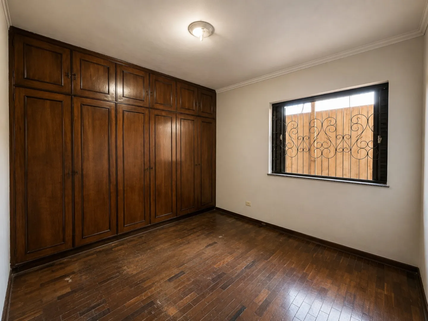 Casa t&eacute;rrea &agrave; venda| Maring&aacute; &ndash; 249 m2| 4 quartos (1 su&iacute;te)| R$1.200.000,00 Rua Fernandes Vieira Maringá - 