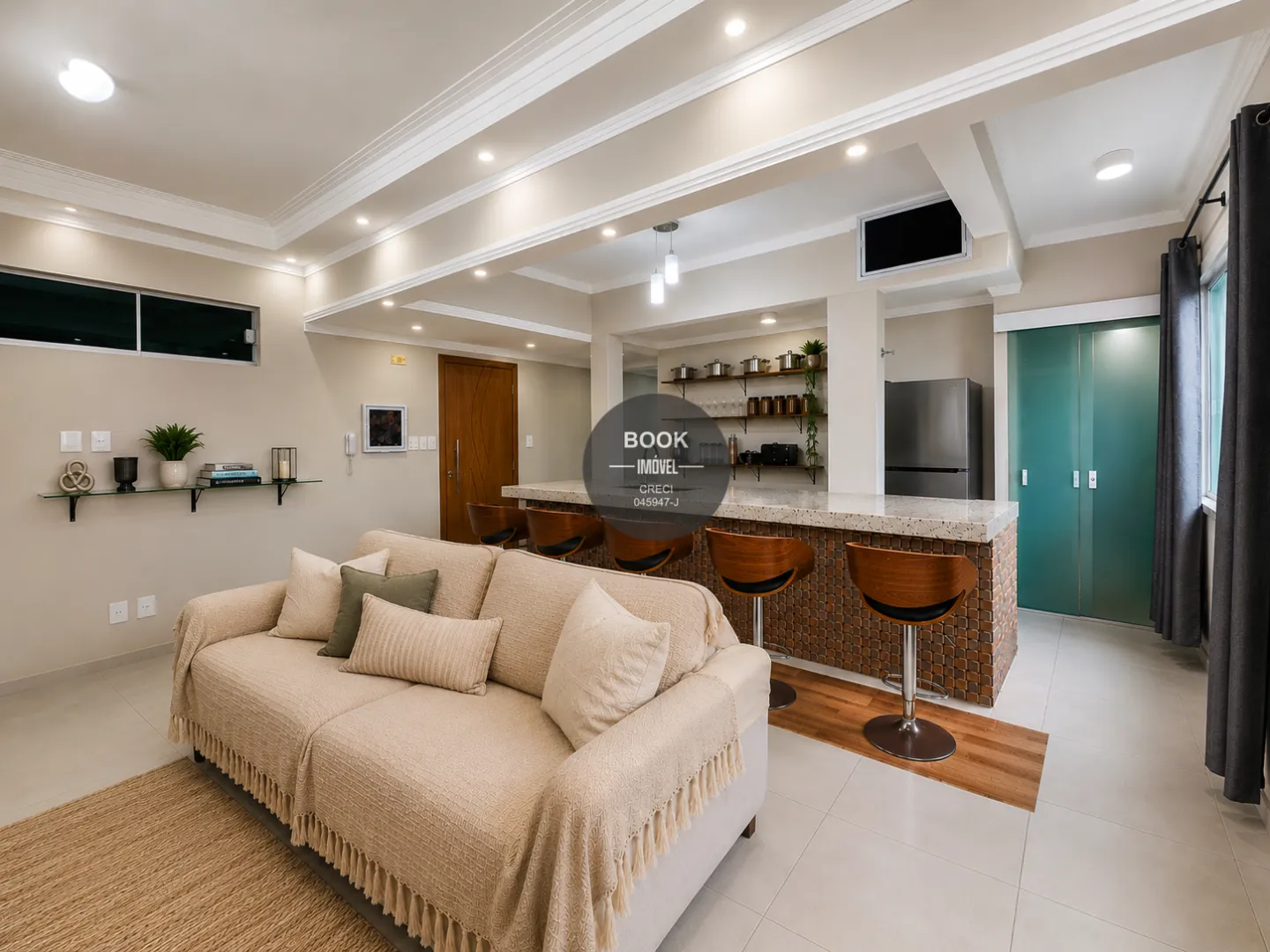 Apartamento de 80m&sup2; de 2 su&iacute;tes com vista para o mar! Avenida Presidente Wilson Santos - 