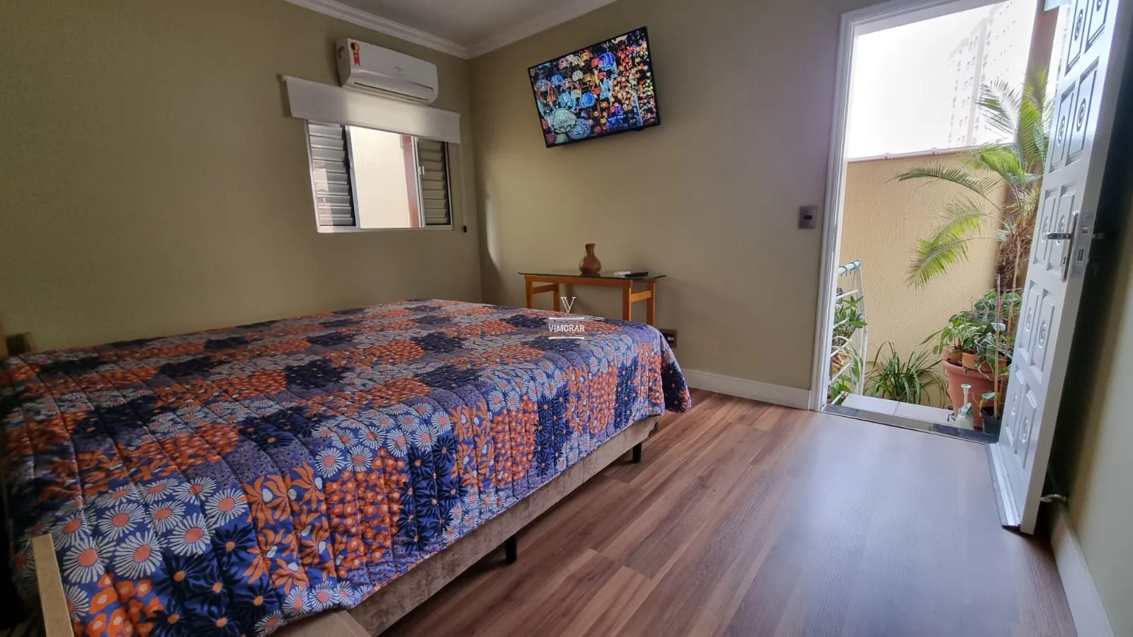Casa t&eacute;rrea 3 dormit&oacute;rios sendo 1 su&iacute;te + 2 vagas de garagem  Guarulhos - 