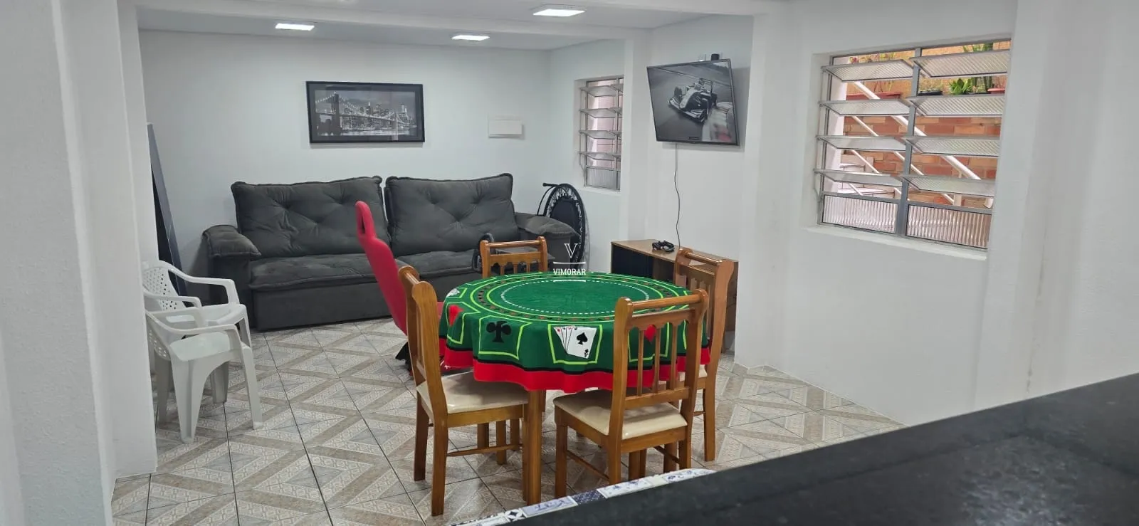Casa t&eacute;rrea 3 dormit&oacute;rios sendo 1 su&iacute;te + 2 vagas de garagem  Guarulhos - 