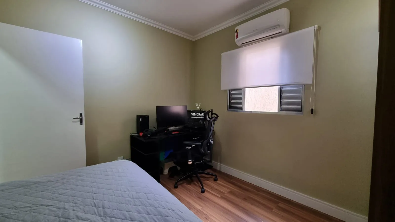 Casa t&eacute;rrea 3 dormit&oacute;rios sendo 1 su&iacute;te + 2 vagas de garagem  Guarulhos - 