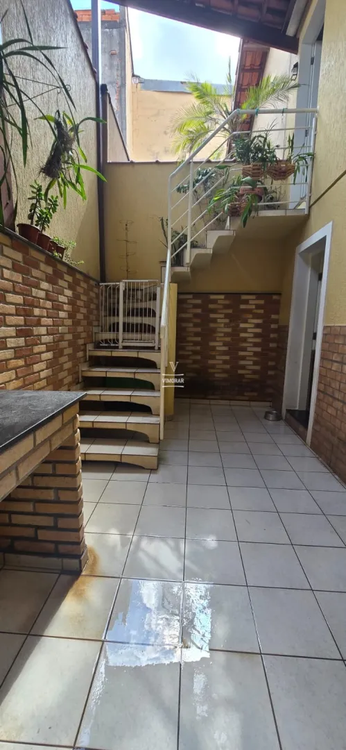 Casa t&eacute;rrea 3 dormit&oacute;rios sendo 1 su&iacute;te + 2 vagas de garagem  Guarulhos - 