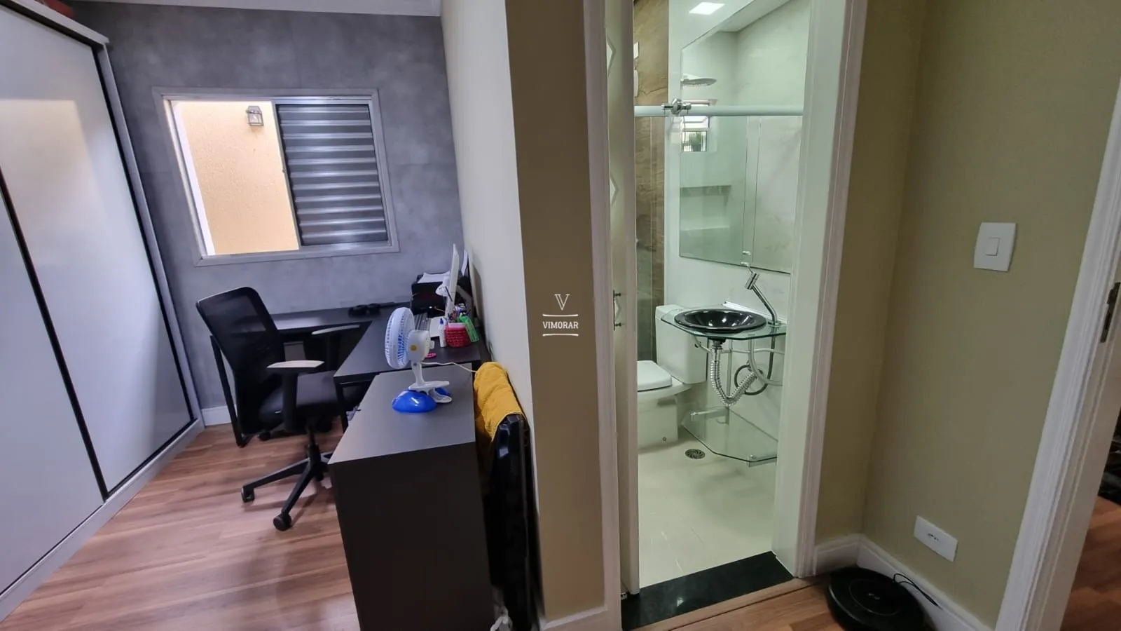 Casa t&eacute;rrea 3 dormit&oacute;rios sendo 1 su&iacute;te + 2 vagas de garagem  Guarulhos - 