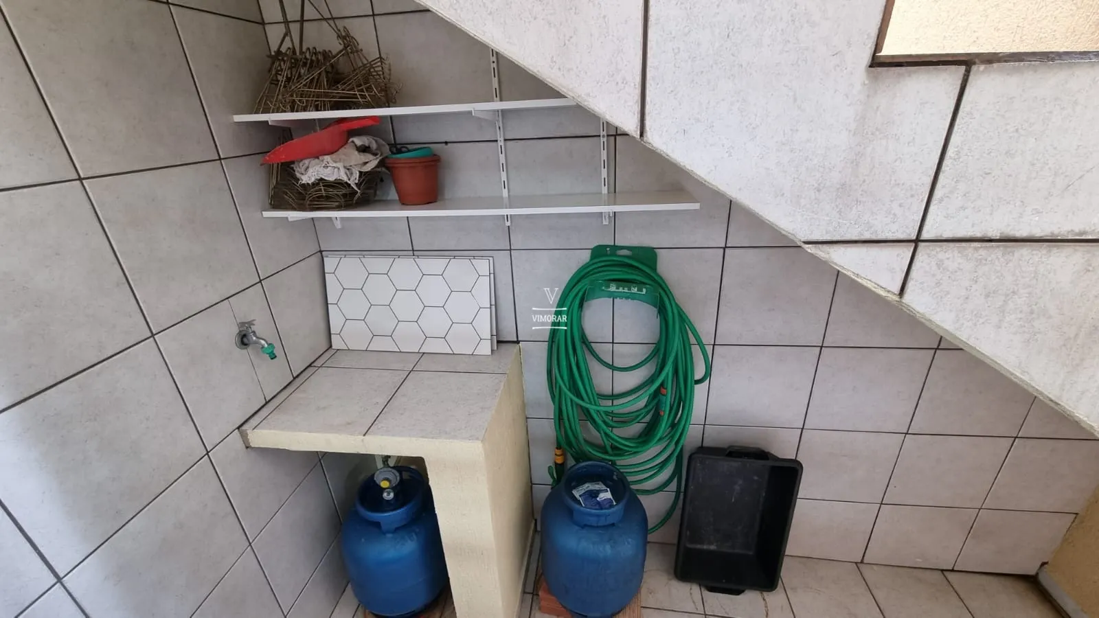 Casa t&eacute;rrea 3 dormit&oacute;rios sendo 1 su&iacute;te + 2 vagas de garagem  Guarulhos - 