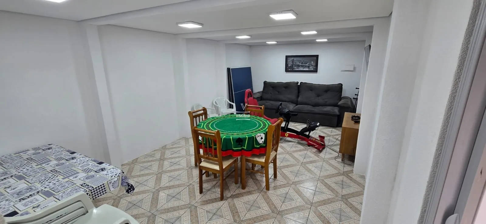 Casa t&eacute;rrea 3 dormit&oacute;rios sendo 1 su&iacute;te + 2 vagas de garagem  Guarulhos - 