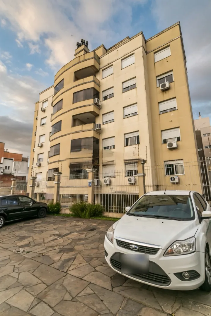 R$ 470.000 - LINDO APARTAMENTO - 85M2 - 2 DORM - SU&Iacute;TE - SACADA - 1 VAGA Avenida Professor Oscar Pereira Porto Alegre - 