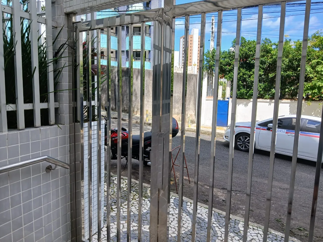 APARTAMENTO 2 QUARTOS SU&Iacute;TE GARAGEM ELEVADOR &Agrave; VENDA NA GRA&Ccedil;A Rua Djalma Ramos Salvador - 