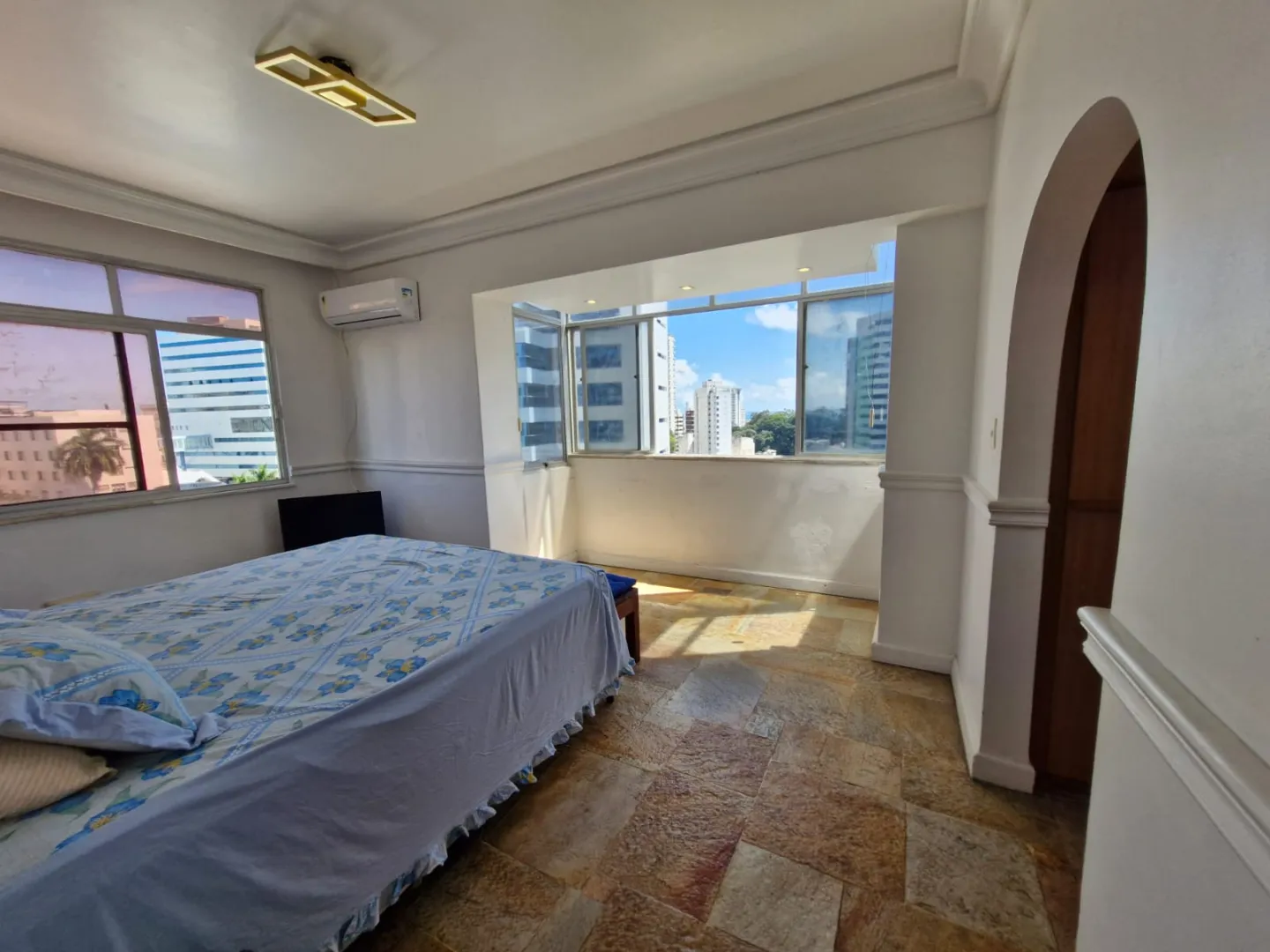 APARTAMENTO 3 QUARTOS SU&Iacute;TE DEPEND&Ecirc;NCIA GARAGEM ELEVADOR PORTARIA &Agrave; VENDA NA GRA&Ccedil;A Avenida Princesa Leopoldina Salvador - 