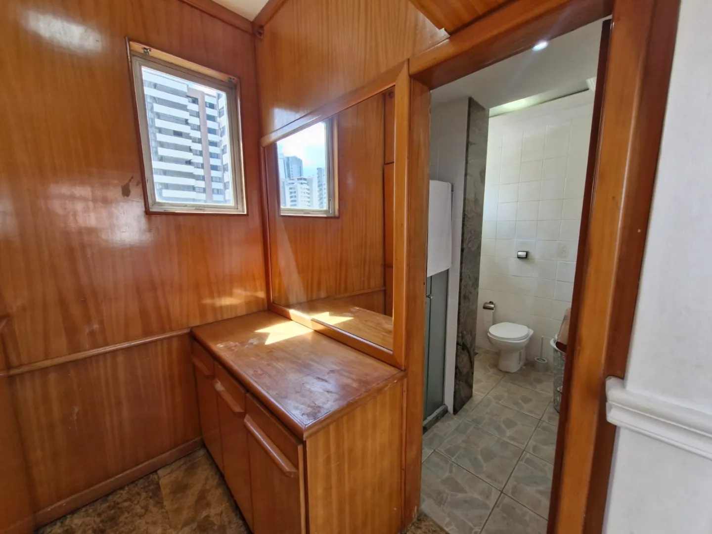 APARTAMENTO 3 QUARTOS SU&Iacute;TE DEPEND&Ecirc;NCIA GARAGEM ELEVADOR PORTARIA &Agrave; VENDA NA GRA&Ccedil;A Avenida Princesa Leopoldina Salvador - 
