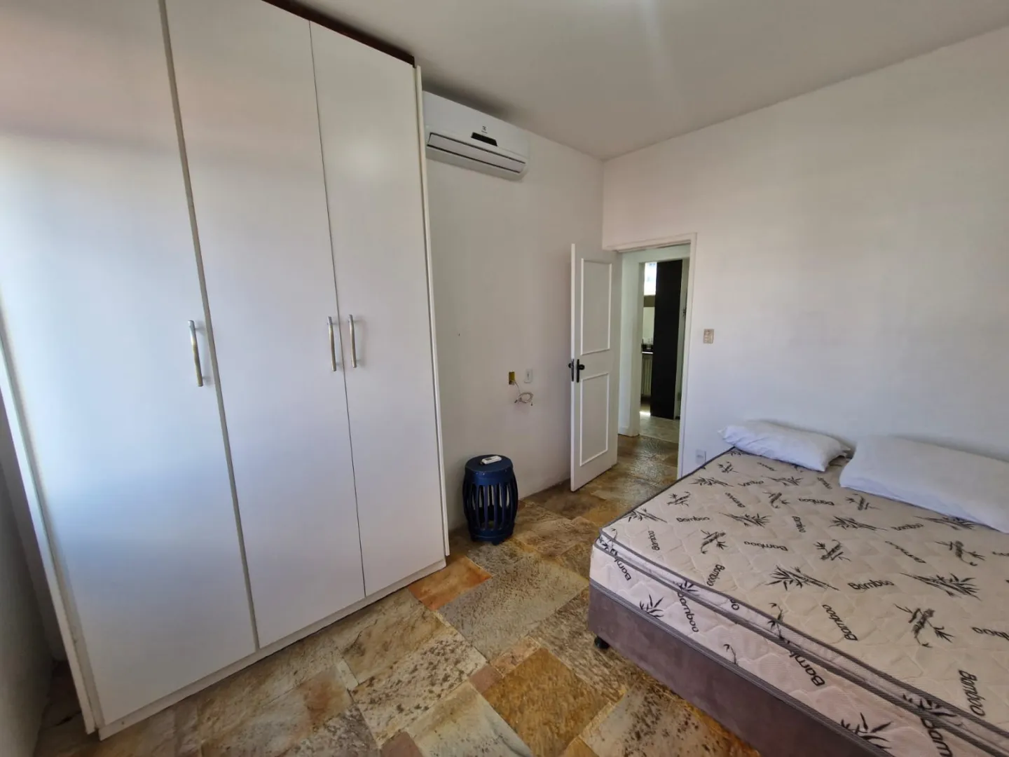 APARTAMENTO 3 QUARTOS SU&Iacute;TE DEPEND&Ecirc;NCIA GARAGEM ELEVADOR PORTARIA &Agrave; VENDA NA GRA&Ccedil;A Avenida Princesa Leopoldina Salvador - 
