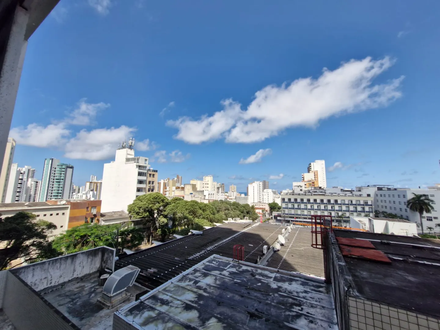 APARTAMENTO 3 QUARTOS SU&Iacute;TE DEPEND&Ecirc;NCIA GARAGEM ELEVADOR PORTARIA &Agrave; VENDA NA GRA&Ccedil;A Avenida Princesa Leopoldina Salvador - 