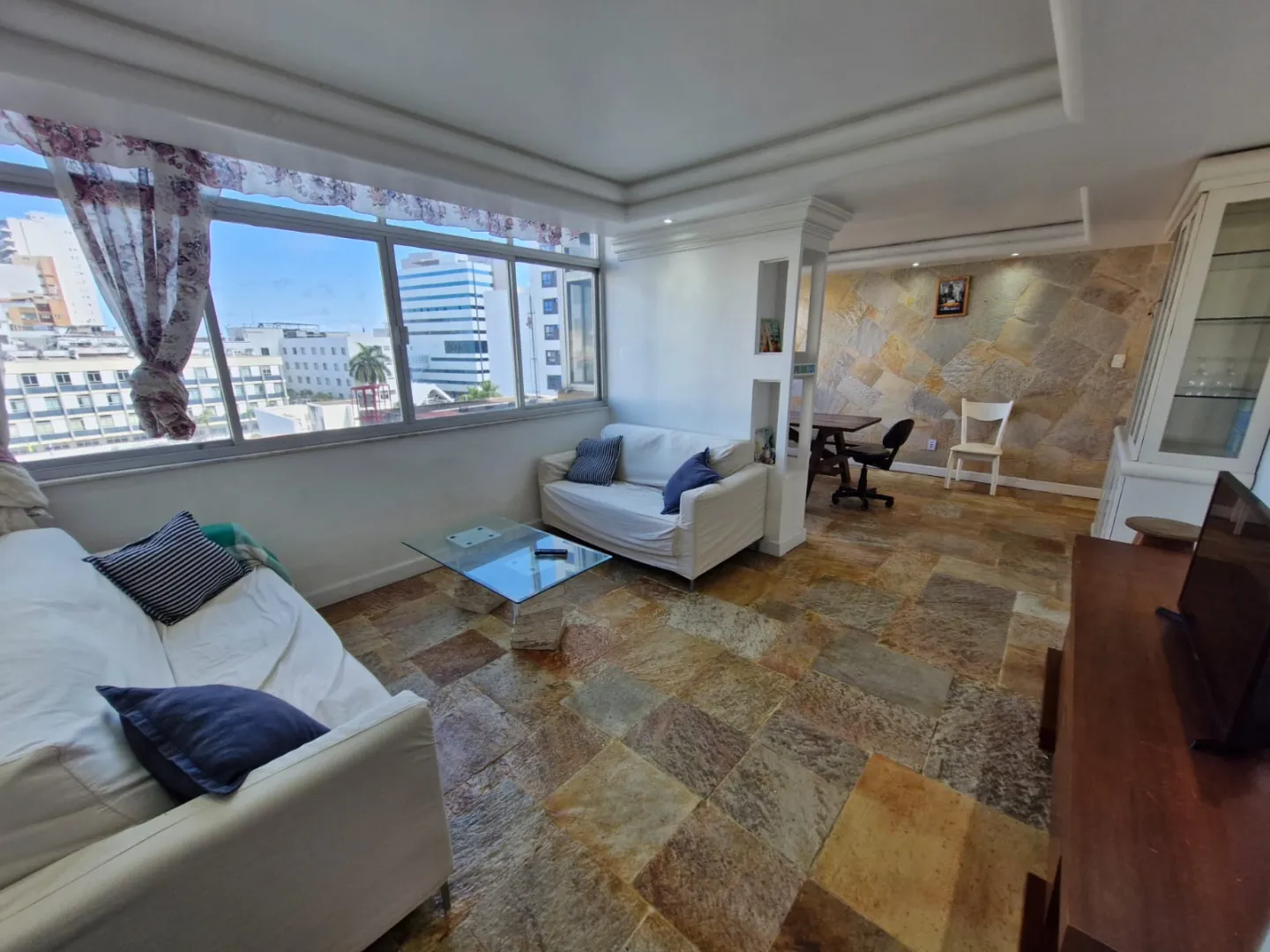 APARTAMENTO 3 QUARTOS SU&Iacute;TE DEPEND&Ecirc;NCIA GARAGEM ELEVADOR PORTARIA &Agrave; VENDA NA GRA&Ccedil;A Avenida Princesa Leopoldina Salvador - 