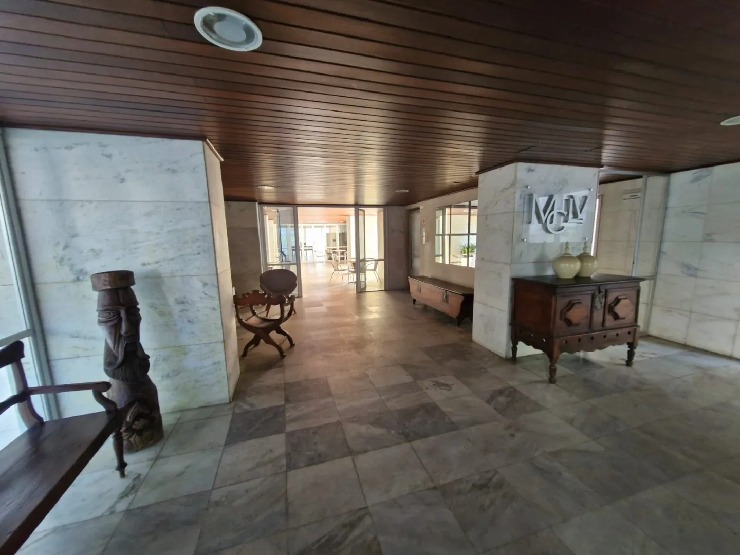APARTAMENTO 3 QUARTOS SU&Iacute;TE DEPEND&Ecirc;NCIA GARAGEM ELEVADOR PORTARIA &Agrave; VENDA NA GRA&Ccedil;A Avenida Princesa Leopoldina Salvador - 