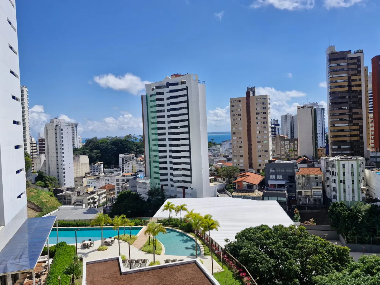 APARTAMENTO 3 QUARTOS SU&Iacute;TE DEPEND&Ecirc;NCIA GARAGEM ELEVADOR PORTARIA &Agrave; VENDA NA GRA&Ccedil;A Avenida Princesa Leopoldina Salvador - 