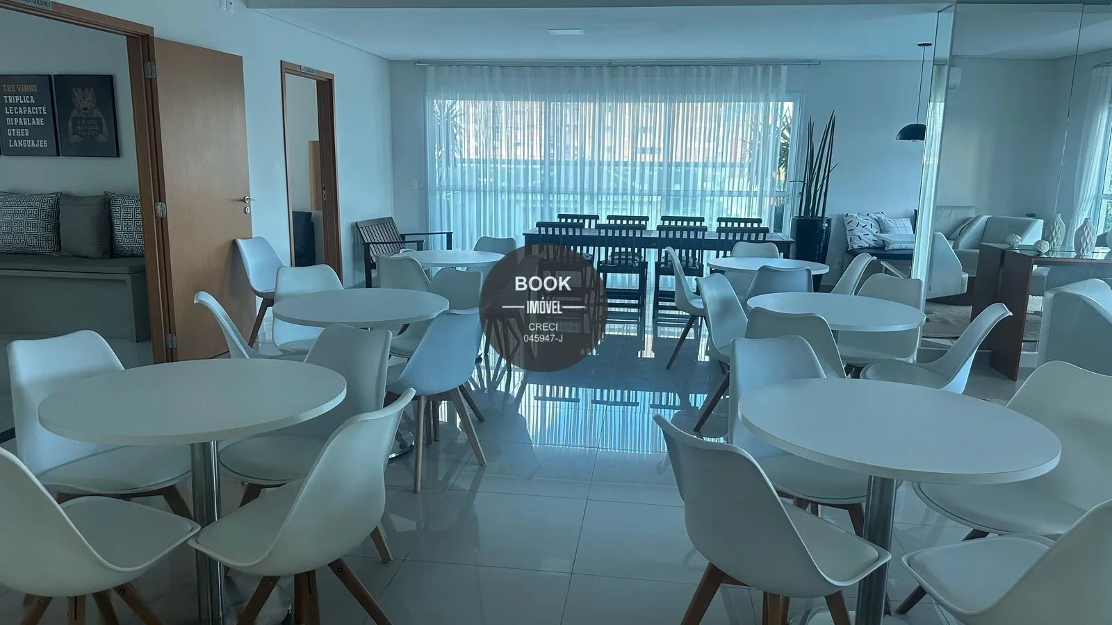 Apartamento de alto padr&atilde;o na Ponta da Praia &mdash; vista livre, 2 su&iacute;tes e porteira fechada Rua André Vidal de Negreiros Santos - 