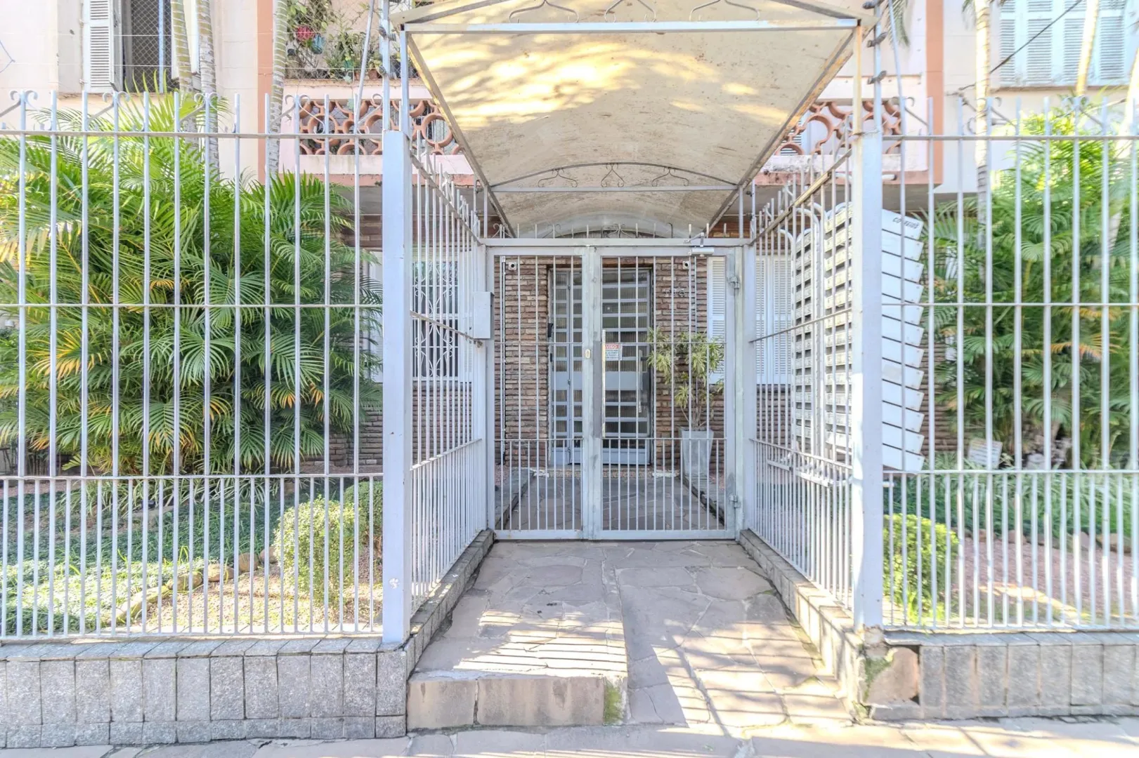 R$ 340.000 - APARTAMENTO T&Eacute;RREO - 45M2 - 1 DORM - P&Aacute;TIO Rua Coronel Bordini Porto Alegre - 