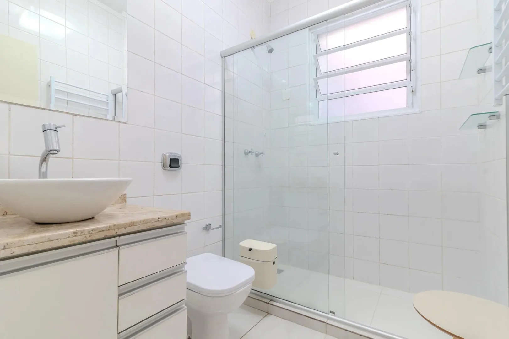 R$ 340.000 - APARTAMENTO T&Eacute;RREO - 45M2 - 1 DORM - P&Aacute;TIO Rua Coronel Bordini Porto Alegre - 